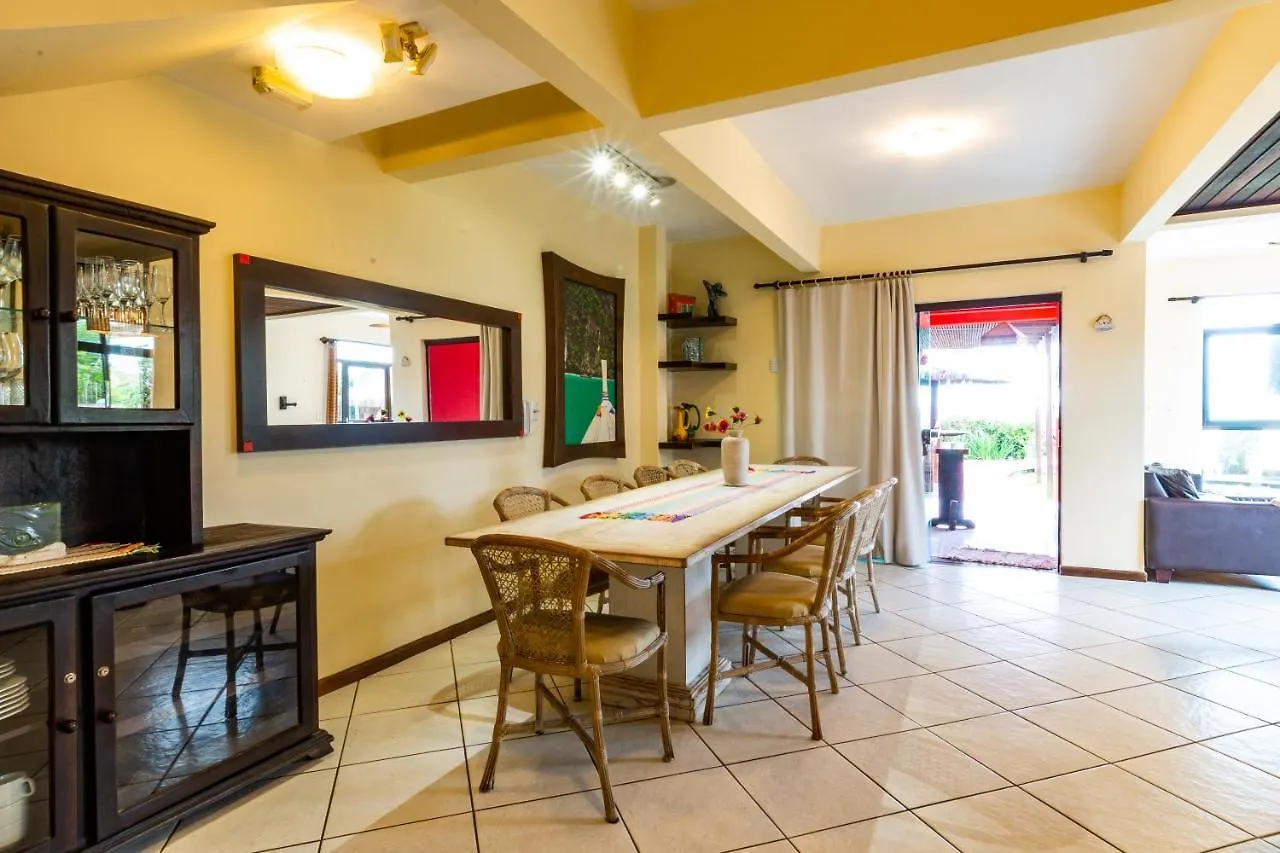 Olhos Verdes Guest House Bombinhas 0*,  Brasil
